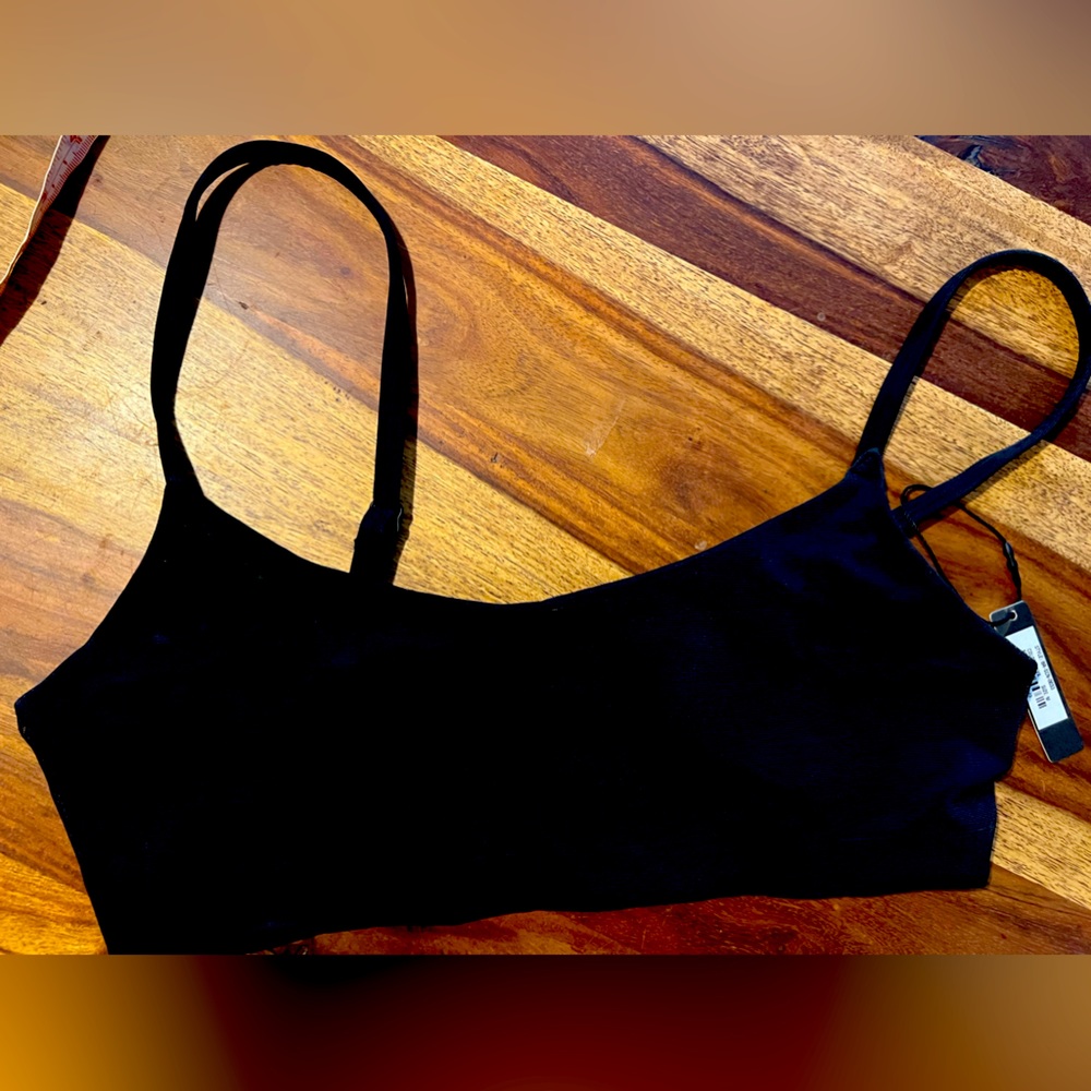 SKIMS Mesh size medium scoop  bralette onyx NWT